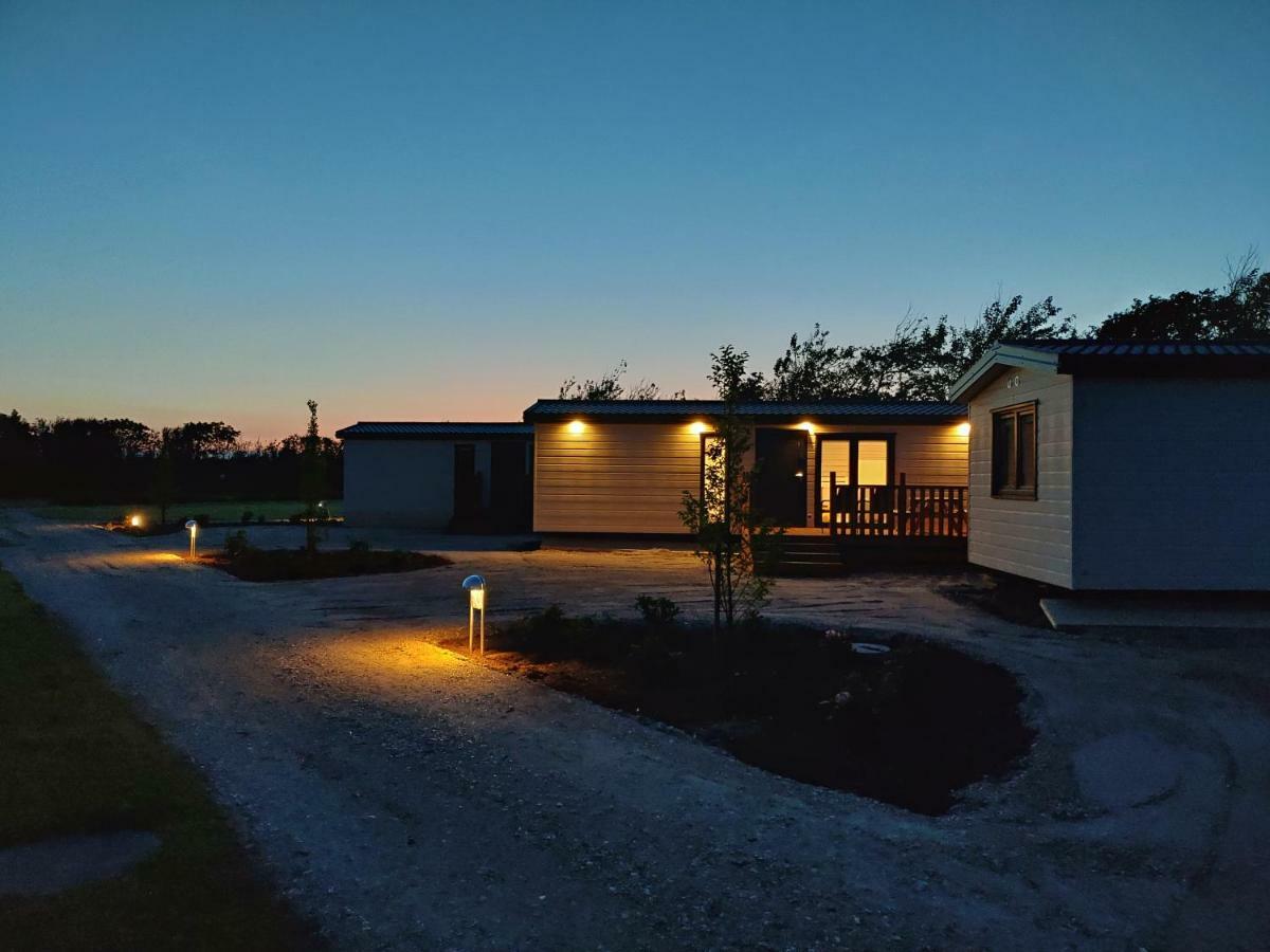 Nissum Fjord Camping Fjand Garde Bagian luar foto